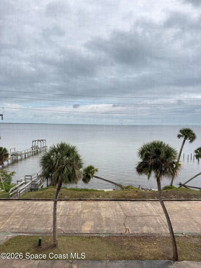 Building Photo - 1540 Riverside Dr