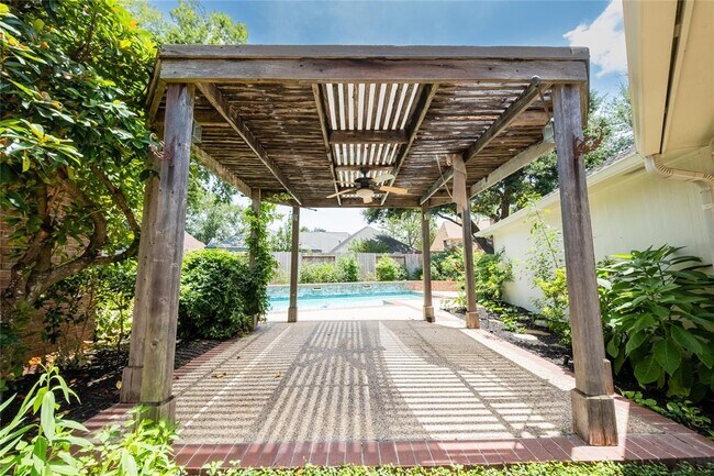 Building Photo - 9107 Pine Stream Ct