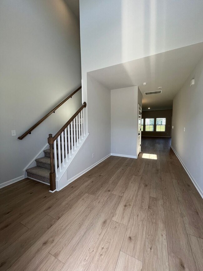 Building Photo - 1038 Adirondack Dr