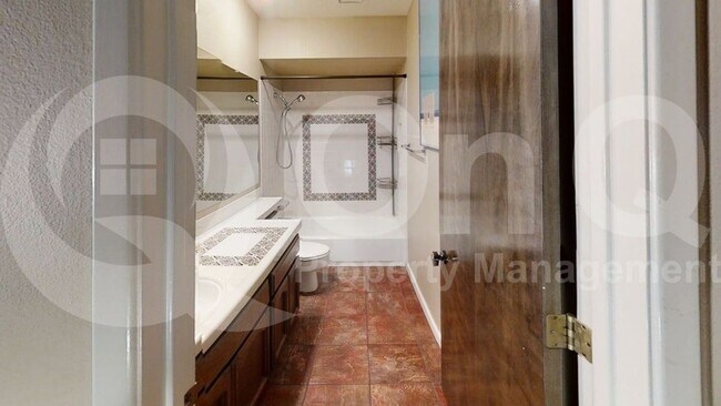 Building Photo - 11155 N 82nd Dr