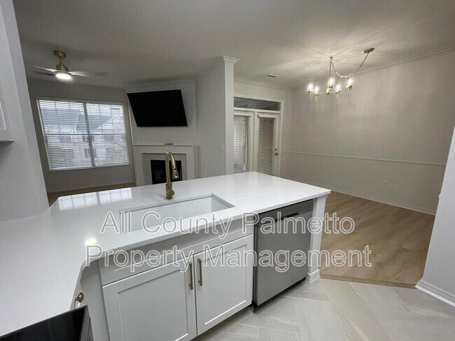 Building Photo - 130 River Landing Dr