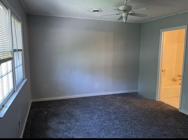 Building Photo - 38 Hidden Springs Rd