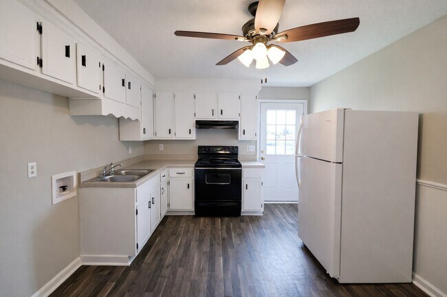 Building Photo - Tandy Drive Apartments