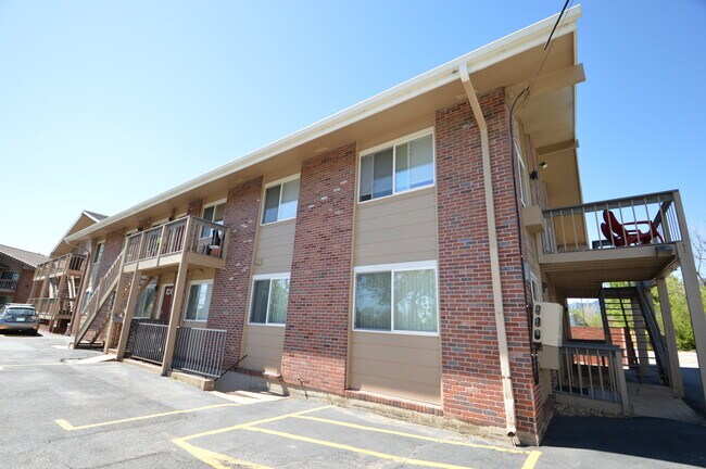 Building Photo - 4955 Moorhead Ave