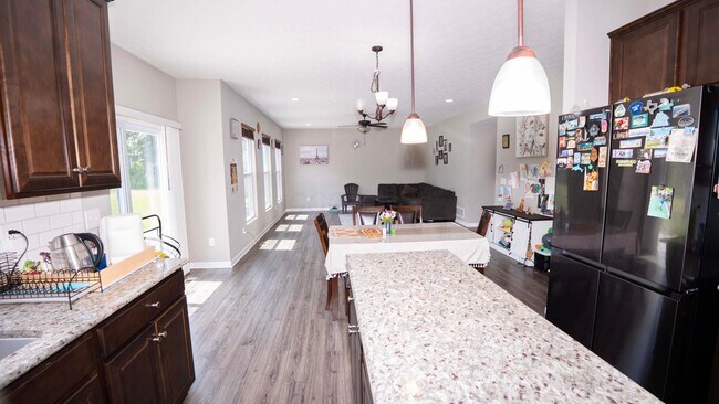 Building Photo - 7320 Blackwell Dr