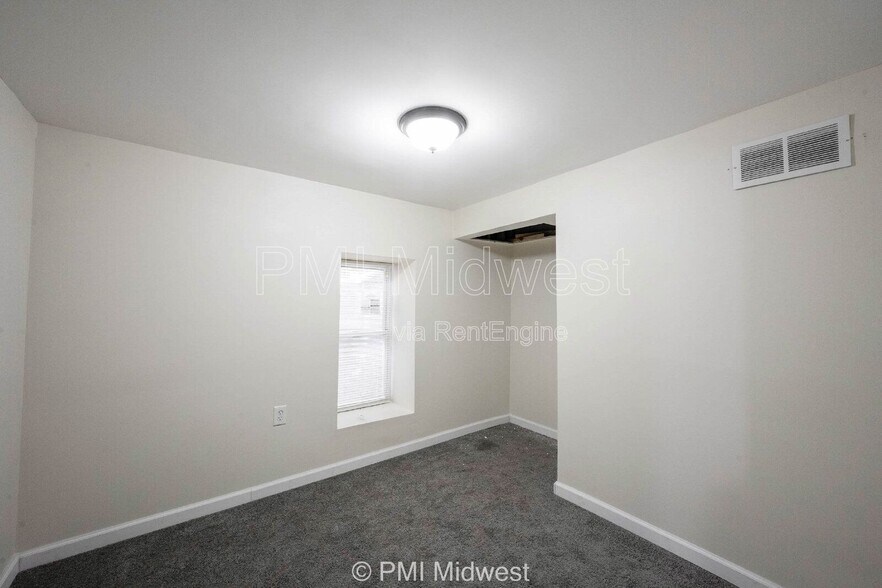 Building Photo - 514 N Chester Ave