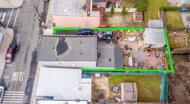 Building Photo - 1316 44th St