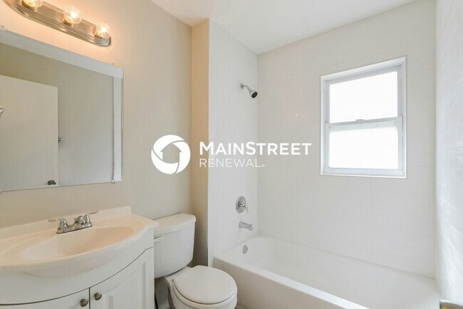 Building Photo - 3 Bedroom Pet-Friendly Home in Longwood, FL with Main Street Renewal