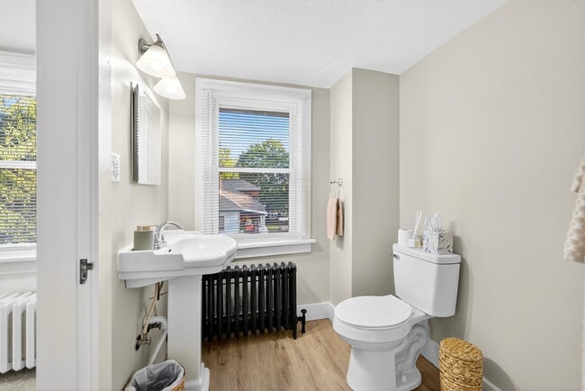 Building Photo - 1389 Mt Pleasant Rd