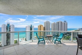 Building Photo - 16400 Collins Ave