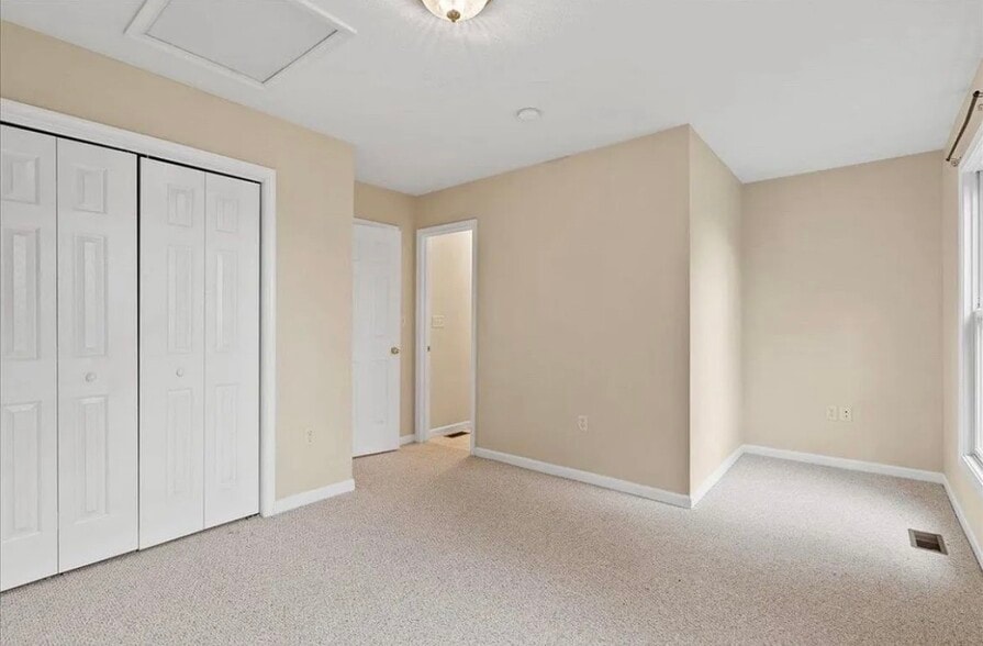 Building Photo - 781 Merlins Way