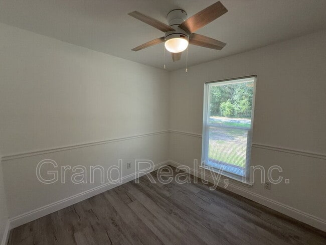Building Photo - 6733 Applegate St