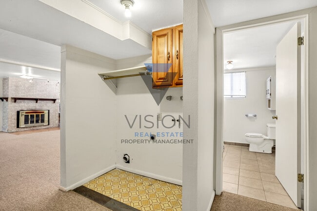 Building Photo - 357 S 200 W St