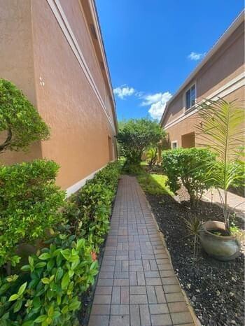 Building Photo - 9850 NW 24th Ct