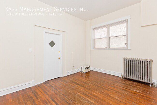 Building Photo - Logan Square 2 Bed, SS Appliances/Dishwash...