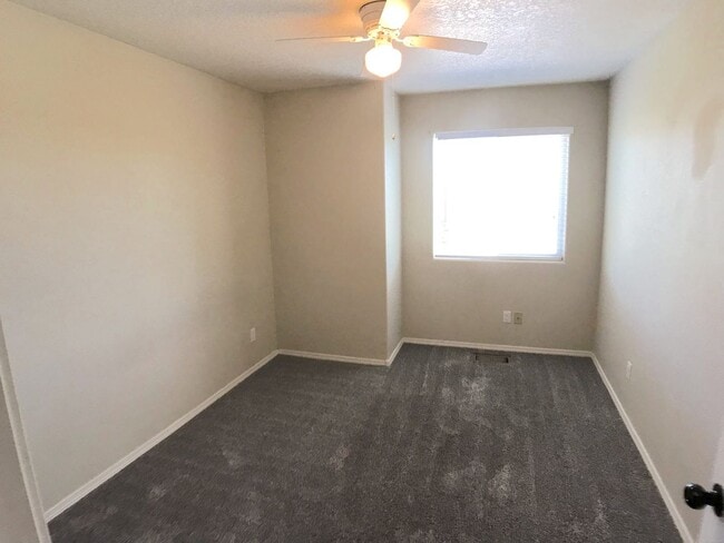Building Photo - Modern 3 bedroom in Tierra Oeste neighborhood. NW ABQ close to I-40.