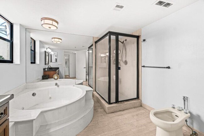 Building Photo - 7201 Promenade Dr