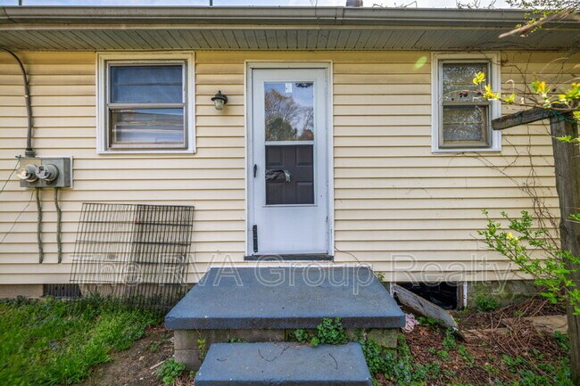 Building Photo - 1528 Lincoln St