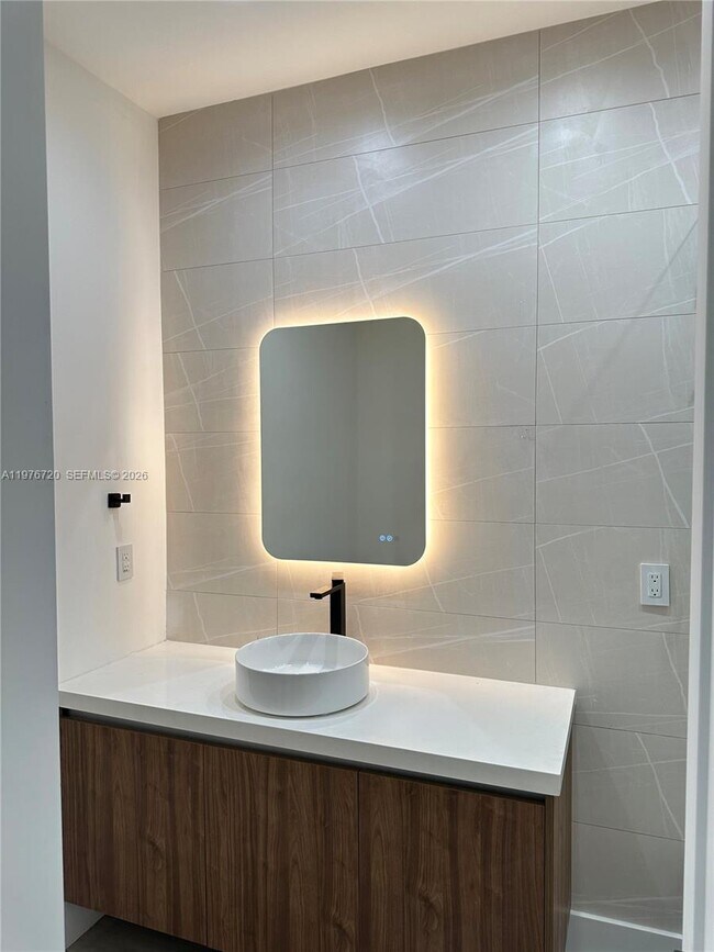 Building Photo - Southwest 32nd Avenue, Fort Lauderdale, FL 33312 - 4 BR 2 BA townhouse