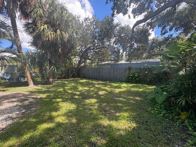 Building Photo - 6704 S Faul St