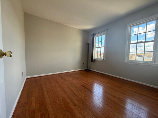 Building Photo - 727 Jacques Cir