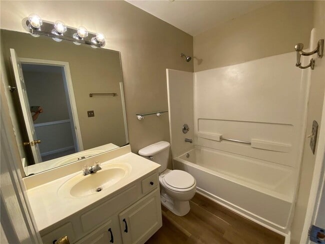 Building Photo - 1285 Kilmington Ct