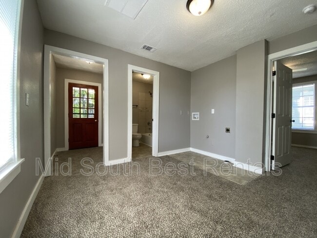 Building Photo - 1575 Rayburn St