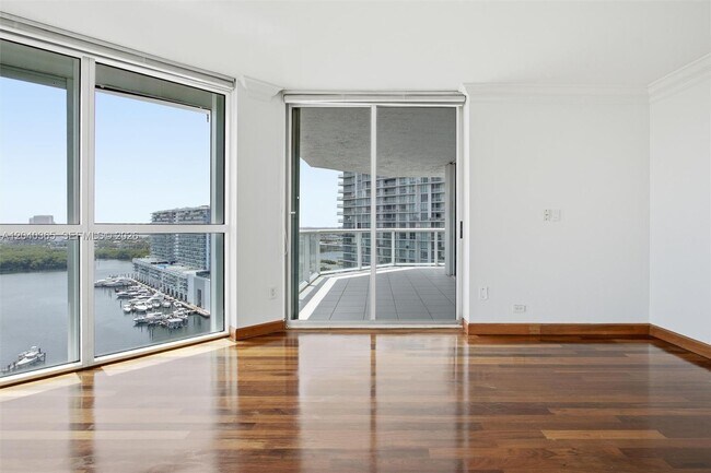 Building Photo - 16500 Collins Ave