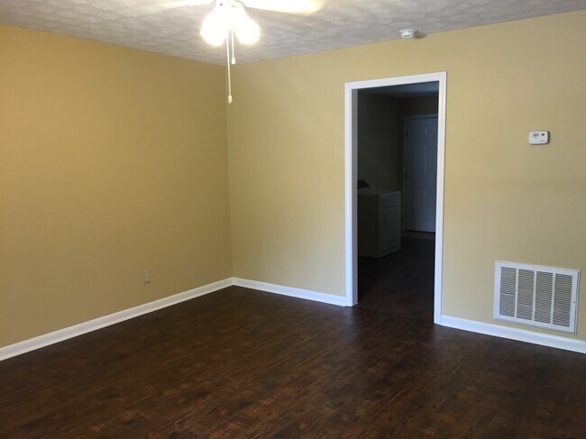 Building Photo - 1207 Fair Rd