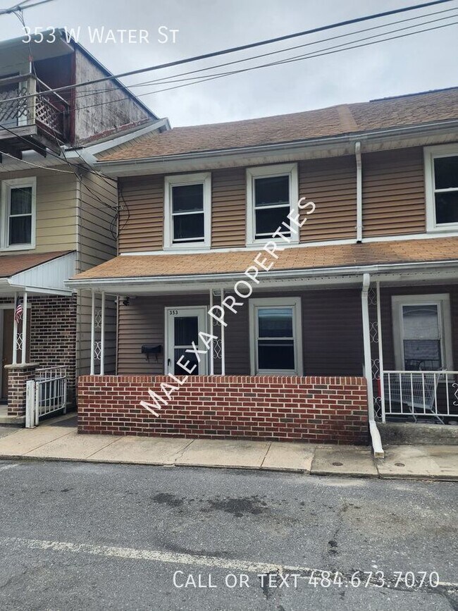 Building Photo - 3 Bedrooms, 1 car garage and finished rec ...
