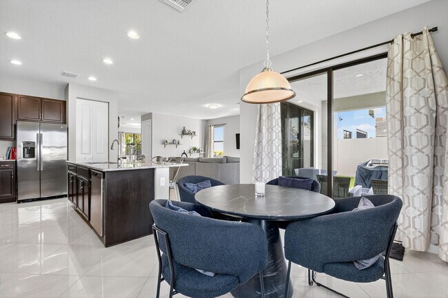 Building Photo - 7303 Estero Dr