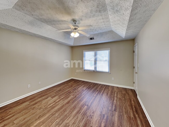 Building Photo - 175 Garrison Crossing