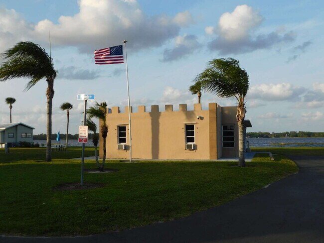 Building Photo - 6168 Deepwater Dr