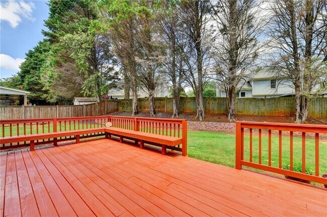 Building Photo - 2835 Crestmont Ct