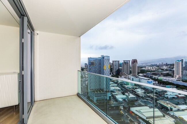 Building Photo - KOULA 2b2b1pkg Ready to Move In!