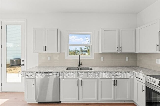 Building Photo - 105 Carroll Cir