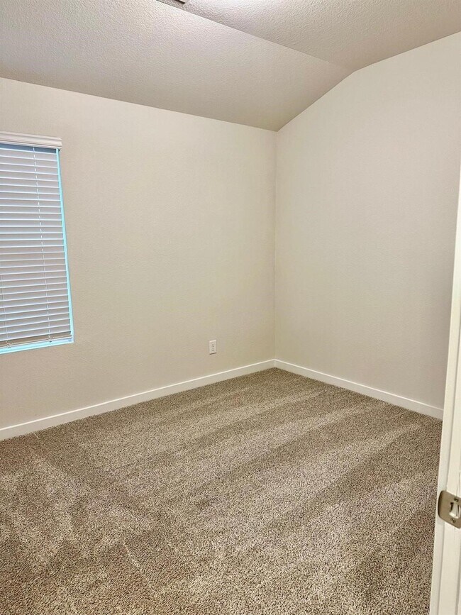 Building Photo - 1729 Succotash Oak Ct