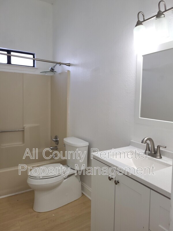 Building Photo - 2957 Hawk Ct SE