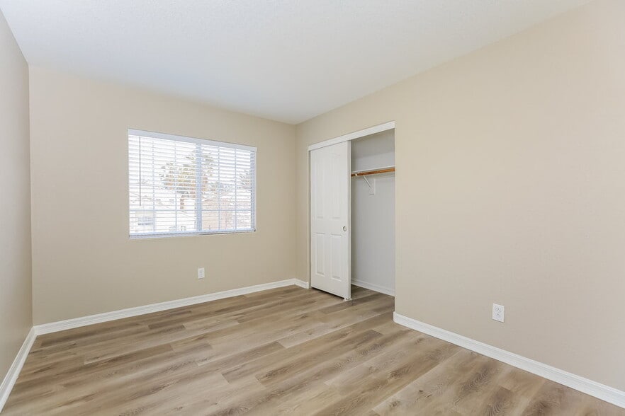 Building Photo - 9123 Sangria Ln