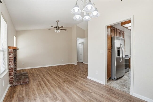 Building Photo - 604 Hovey Way