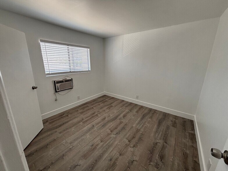 Building Photo - 344 E Santa Anita Ave