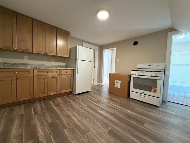 Building Photo - 11 Eureka St