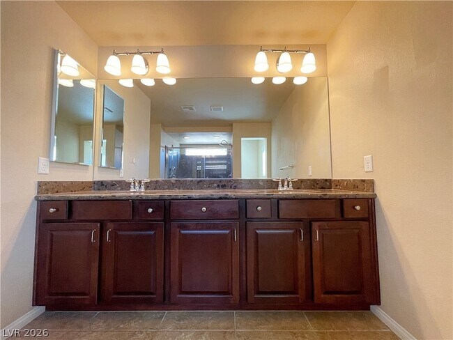 Building Photo - 10965 Pinion Woods Ct