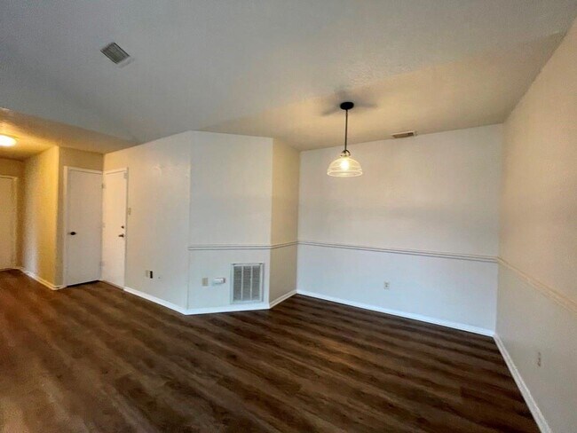 Building Photo - 16719 Whitebrush Loop