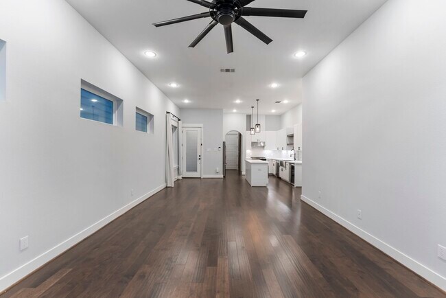 Building Photo - 113 Coronado St