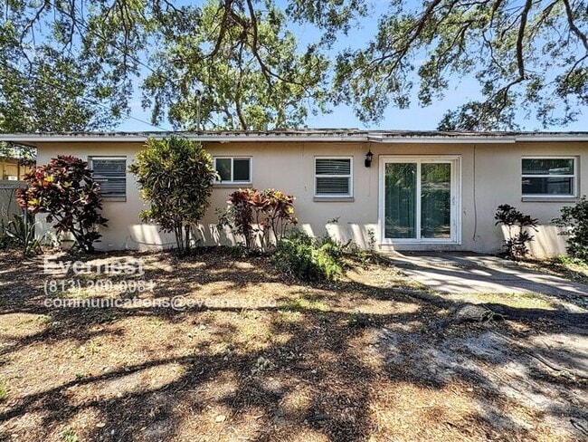 Building Photo - Lovely 3-Bedroom Home in a Convenient Loca...
