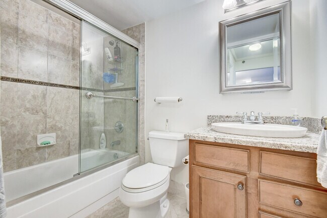 Building Photo - 3221 S Ocean Blvd