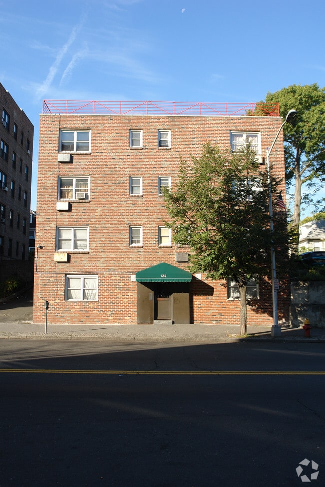 Primary Photo - 557 S Broadway