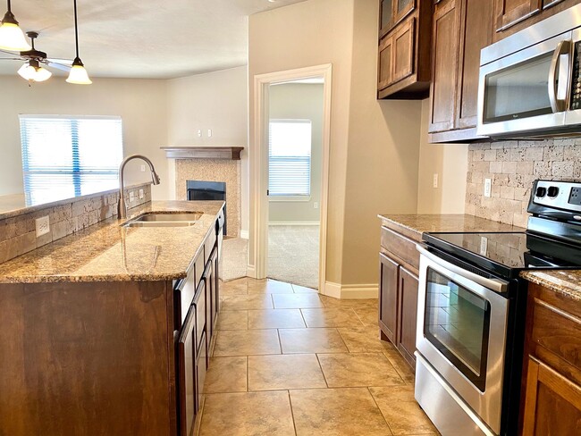 Building Photo - 3 Bed, 3 Bath With Bonus Room in Deer Creek Schools