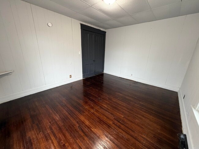 Building Photo - 730 Douglas-